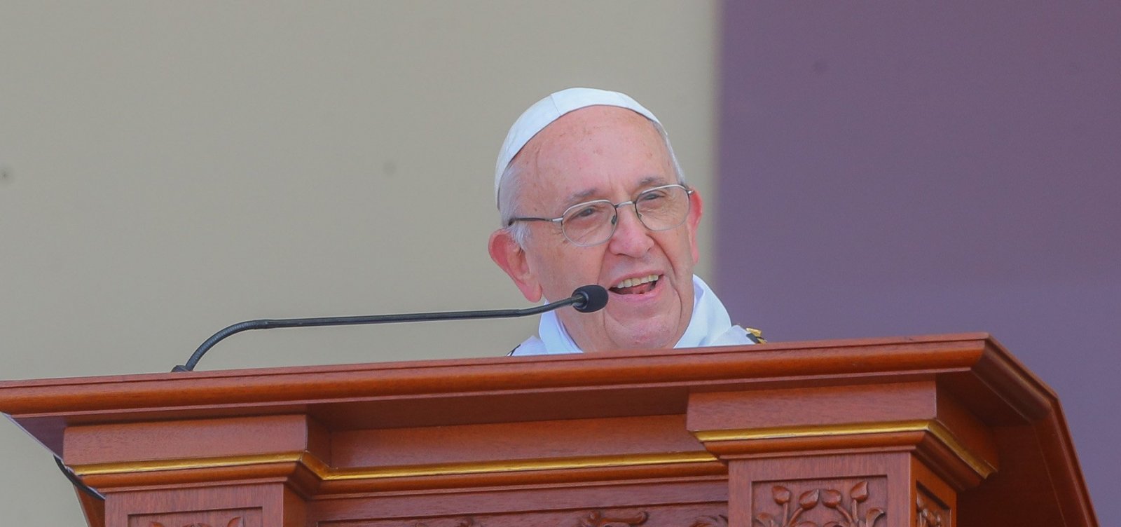 Papa Francisco pede perdão a chilenos em escândalo de pedofilia