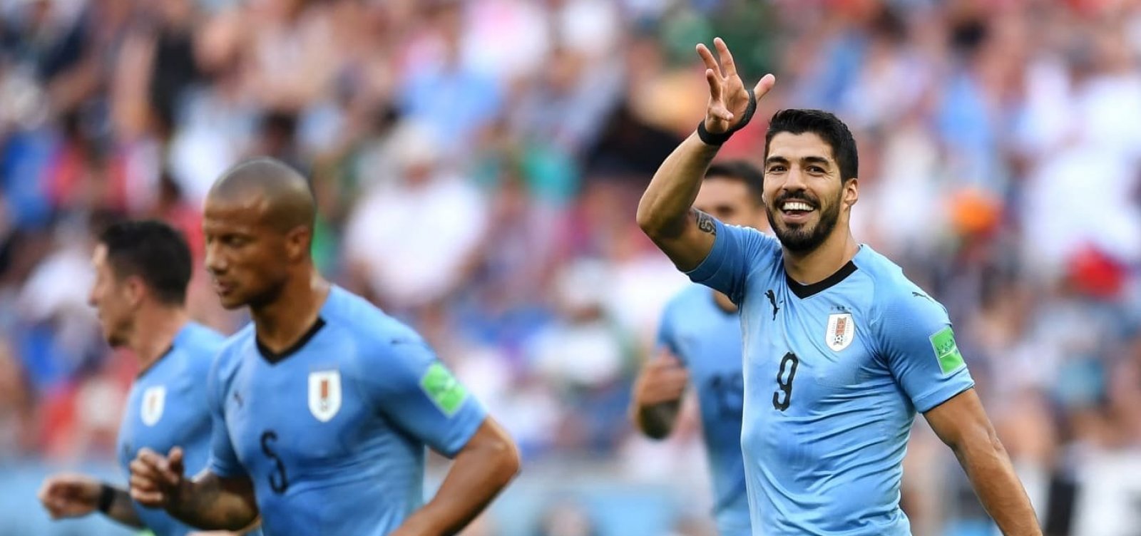 Uruguai vence Arábia Saudita, se classifica e leva Rússia às oitavas