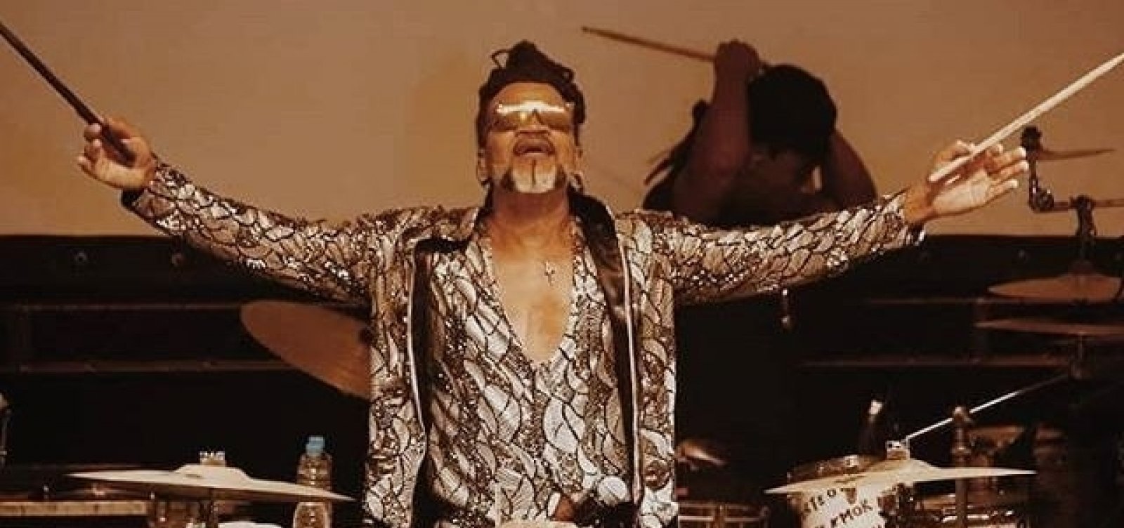 Carlinhos Brown é convidado para integrar a Academia do Oscar