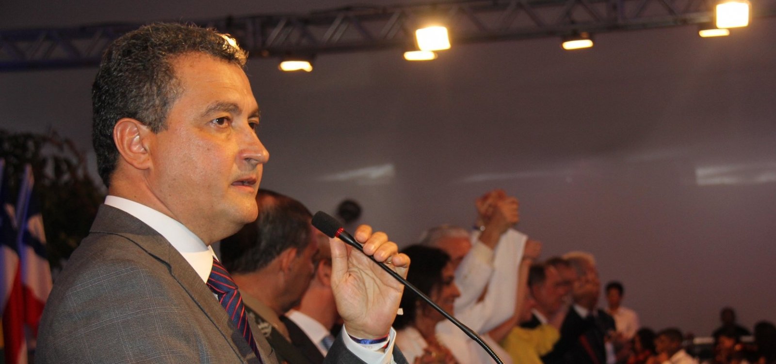 Rui atenua ‘insatisfações’ do PSB, manda recado para Lídice e fala sobre disputa da suplência