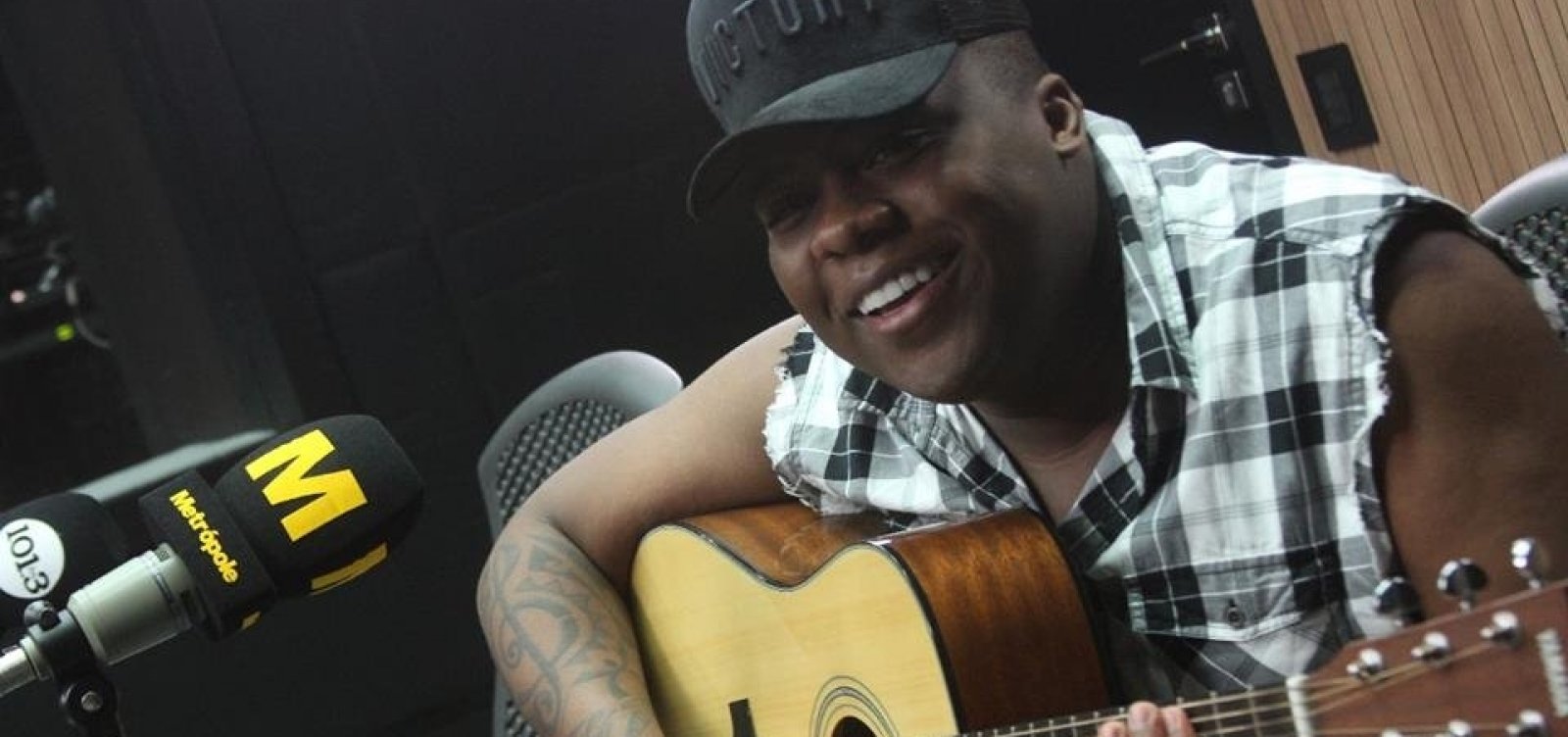  Filipe Escandurras, autor de grandes sucessos da música baiana, fará audição para compositores