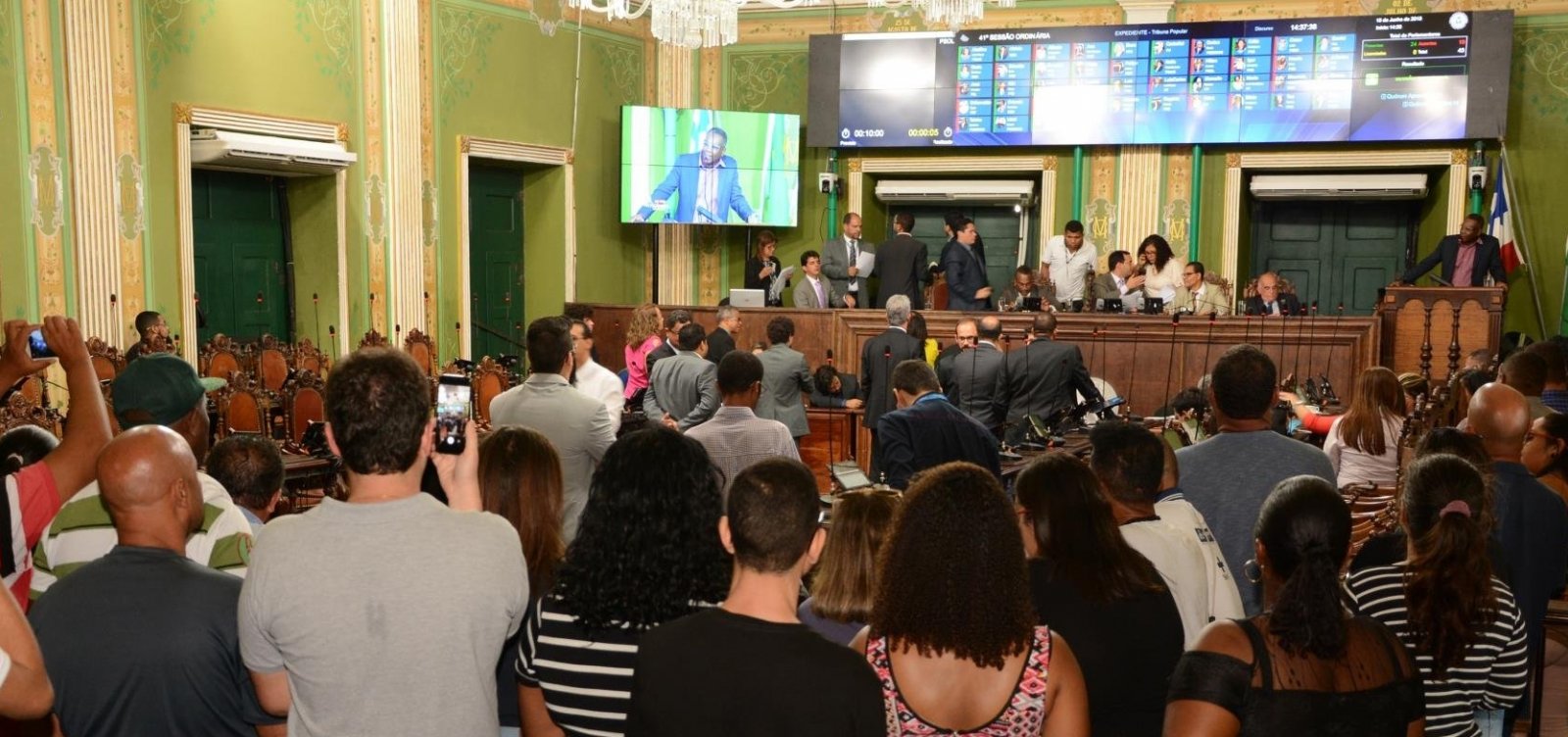Sob críticas da oposição, Câmara de Salvador vota projeto que institui Política de Mobilidade Urbana