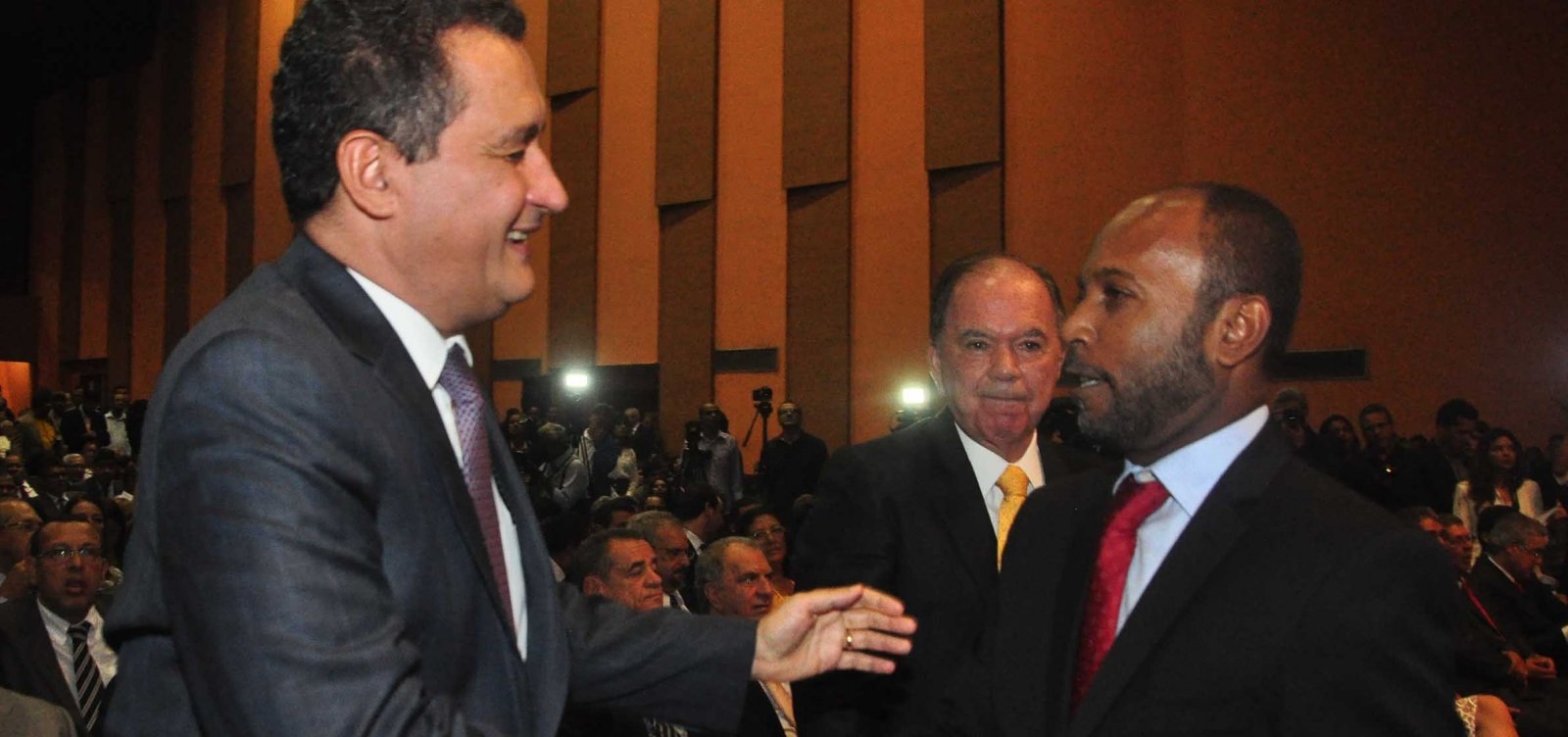 Bebeto não confirma suplência, mas diz que seu nome ‘equilibra chapa’