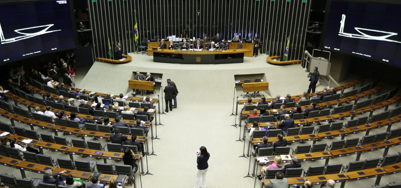 Câmara aprova projeto para venda de seis distribuidoras da Eletrobras