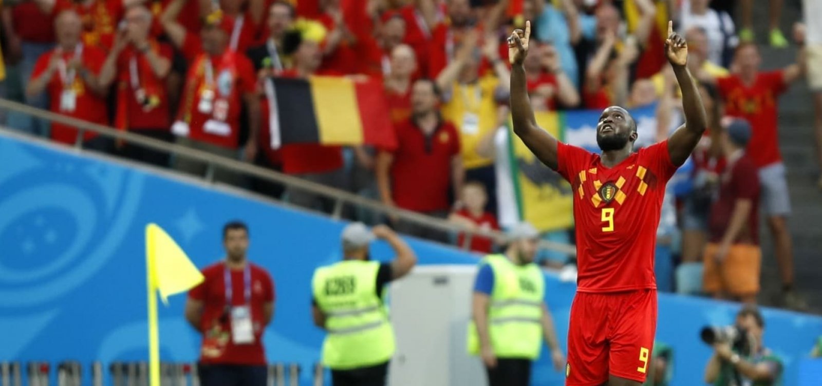 Atacante da Bélgica sai em defesa de Neymar: 'Não é ator e será melhor do mundo'