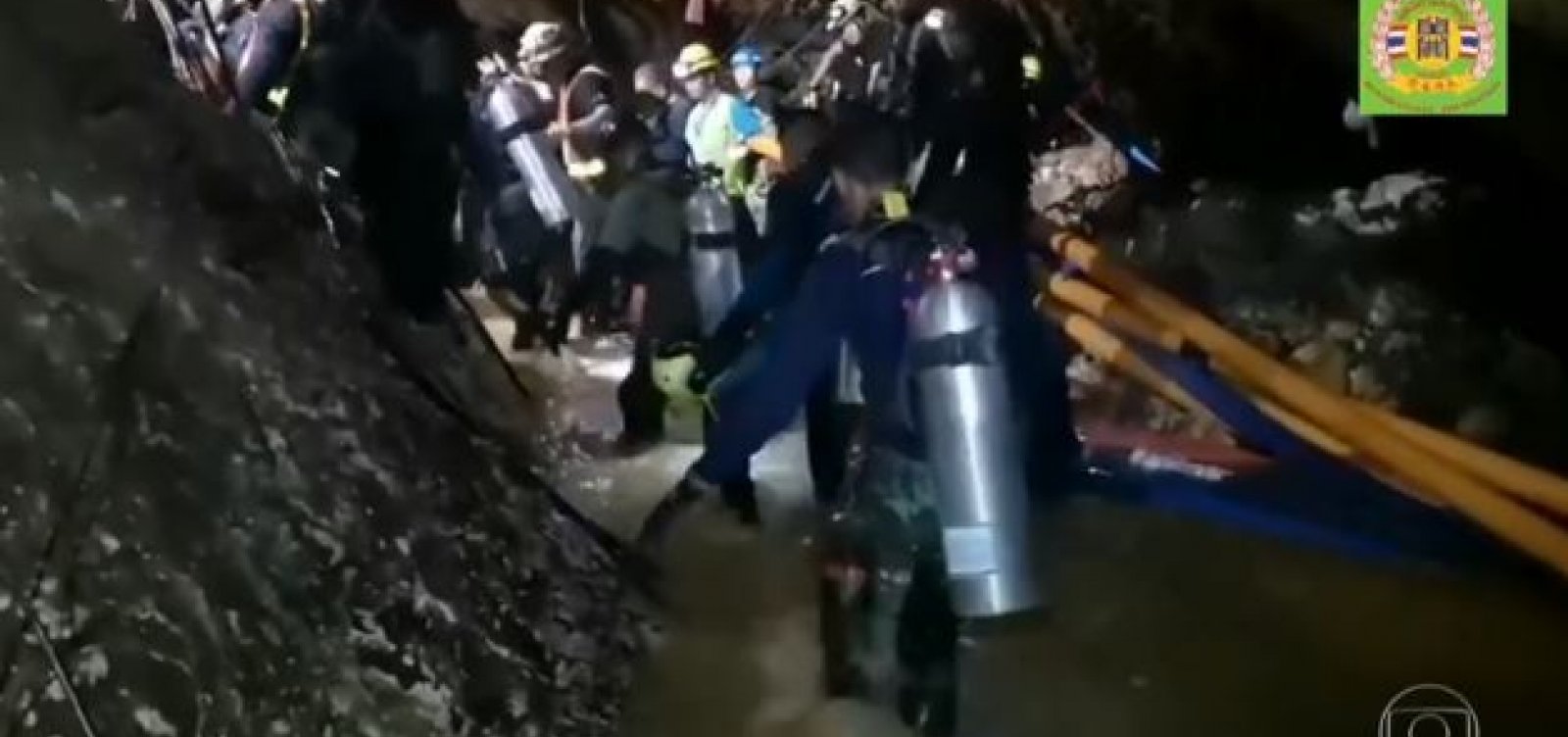 Mergulhador morre sem oxigênio em caverna na Tailândia onde meninos estão presos