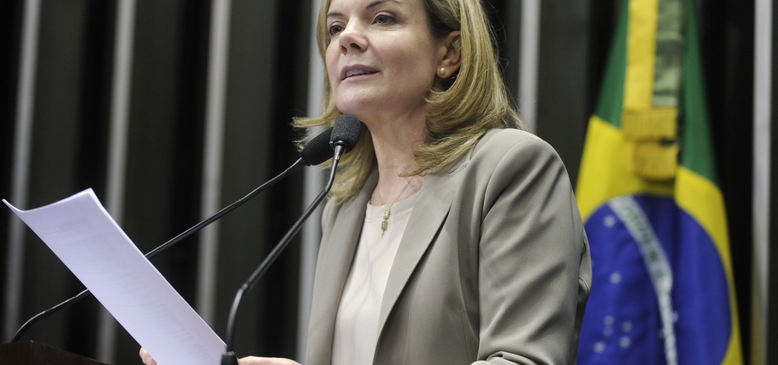 'Vitória da democracia', diz Gleisi Hoffmann sobre habeas corpus para Lula