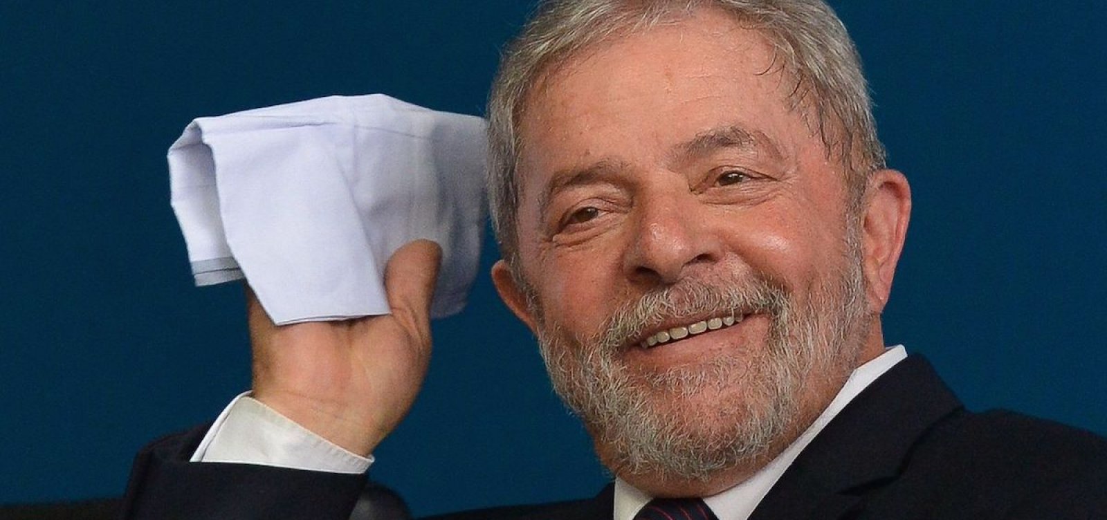 Desembargador determina imediato cumprimento de soltura de Lula