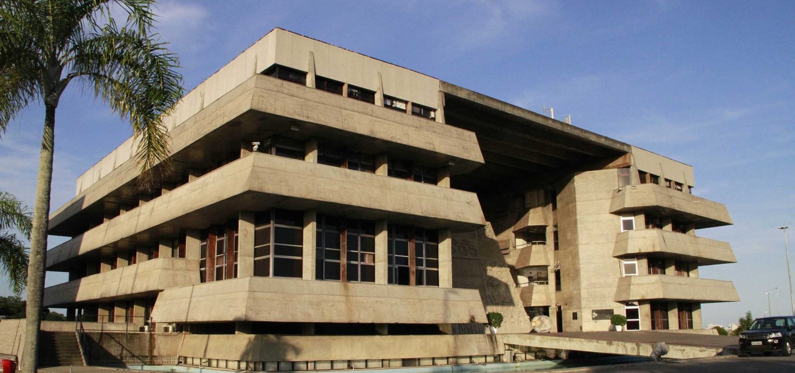 AL-BA aprova LDO e deputados 'entram de férias'