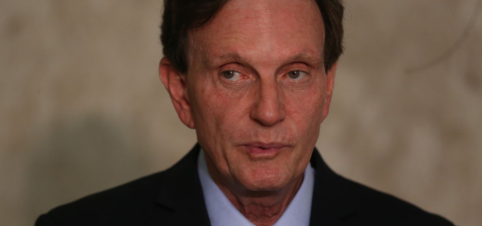 Crivella enfrenta pedidos de impeachment por improbidade