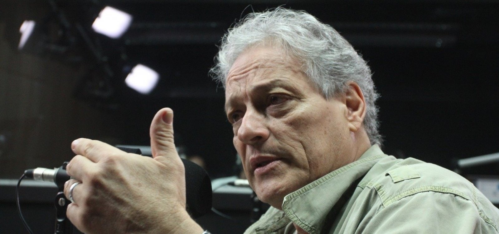 ‘Armar a população é coisa de louco’, diz Vicente Goulart, sobre proposta de Bolsonaro