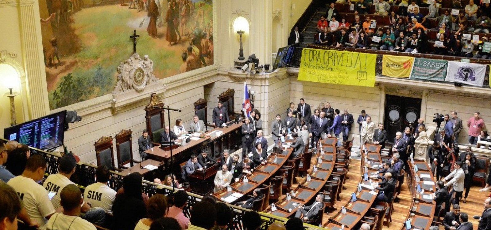 Câmara de Vereadores do Rio rejeita pedido de impeachment contra Crivella
