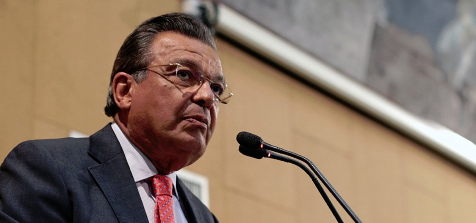 Secretaria de Saúde fecha suposta clínica clandestina de Targino Machado; deputado nega