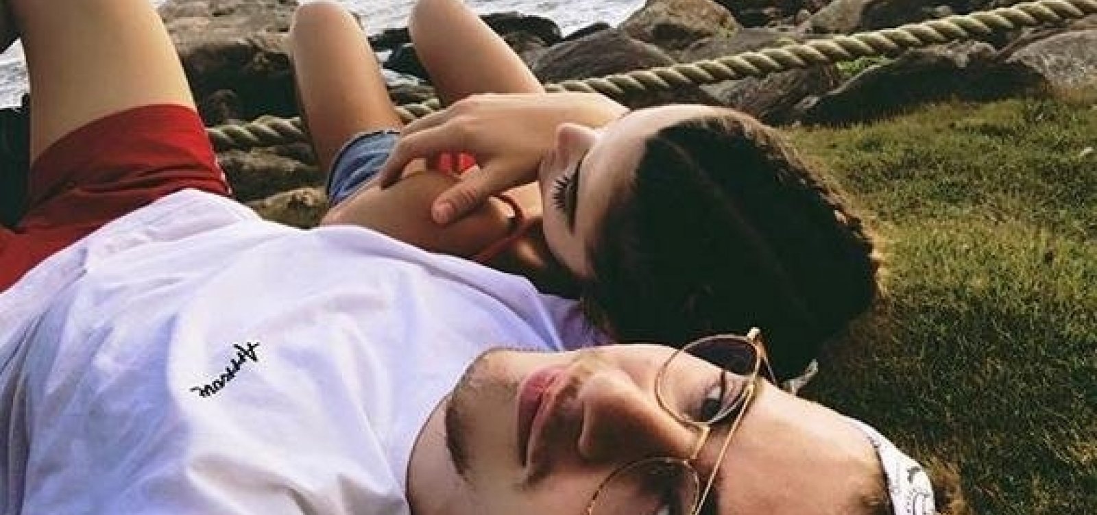 Após término de Chay Suede e Laura Neiva, Manu Gavassi e youtuber anunciam fim de namoro