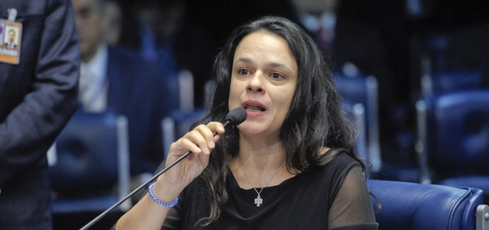 Cotada para vice de Bolsonaro, Janaína Paschoal diz que PSL poderá virar um 'PT ao contrário'
