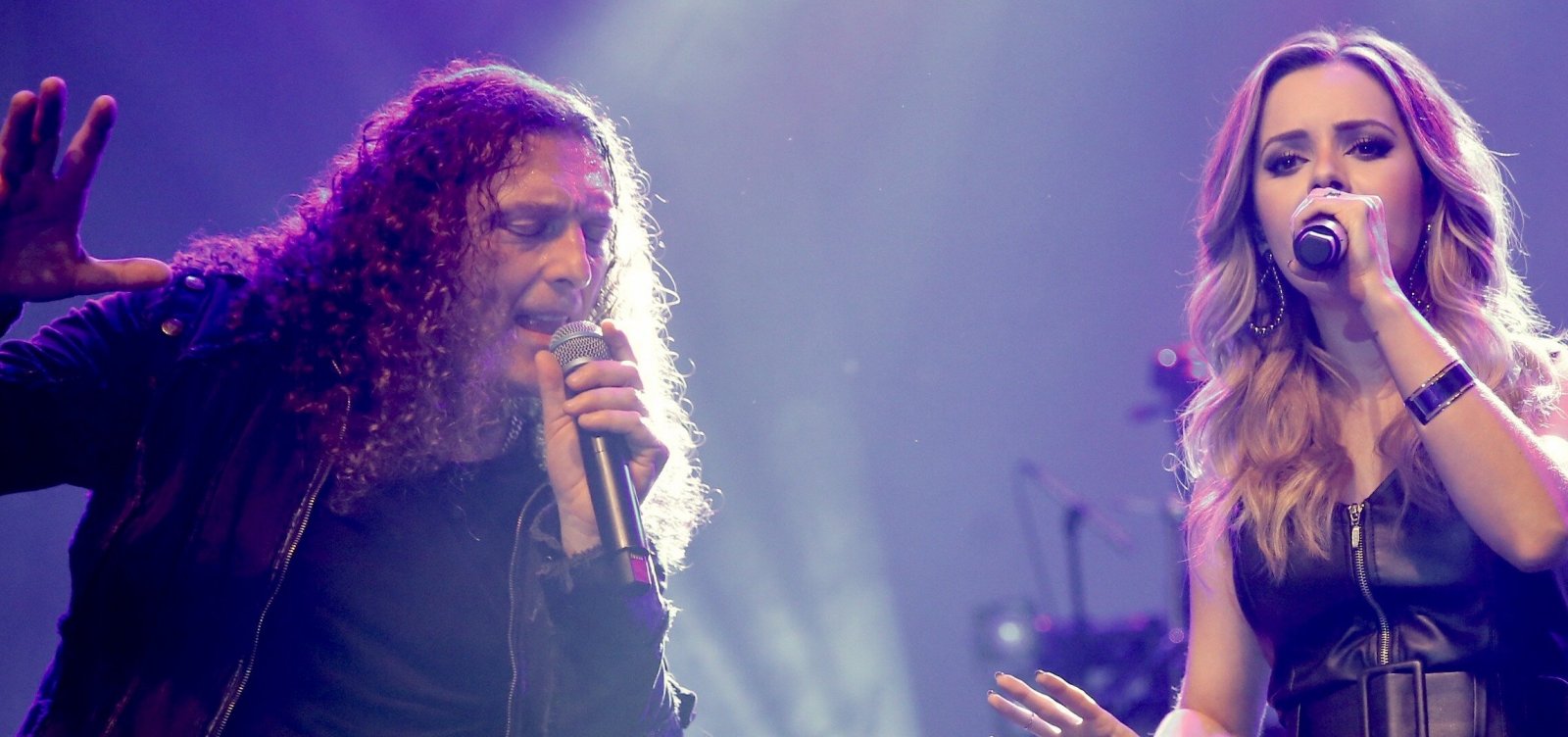 Sandy grava participação no DVD da banda de heavy metal Angra