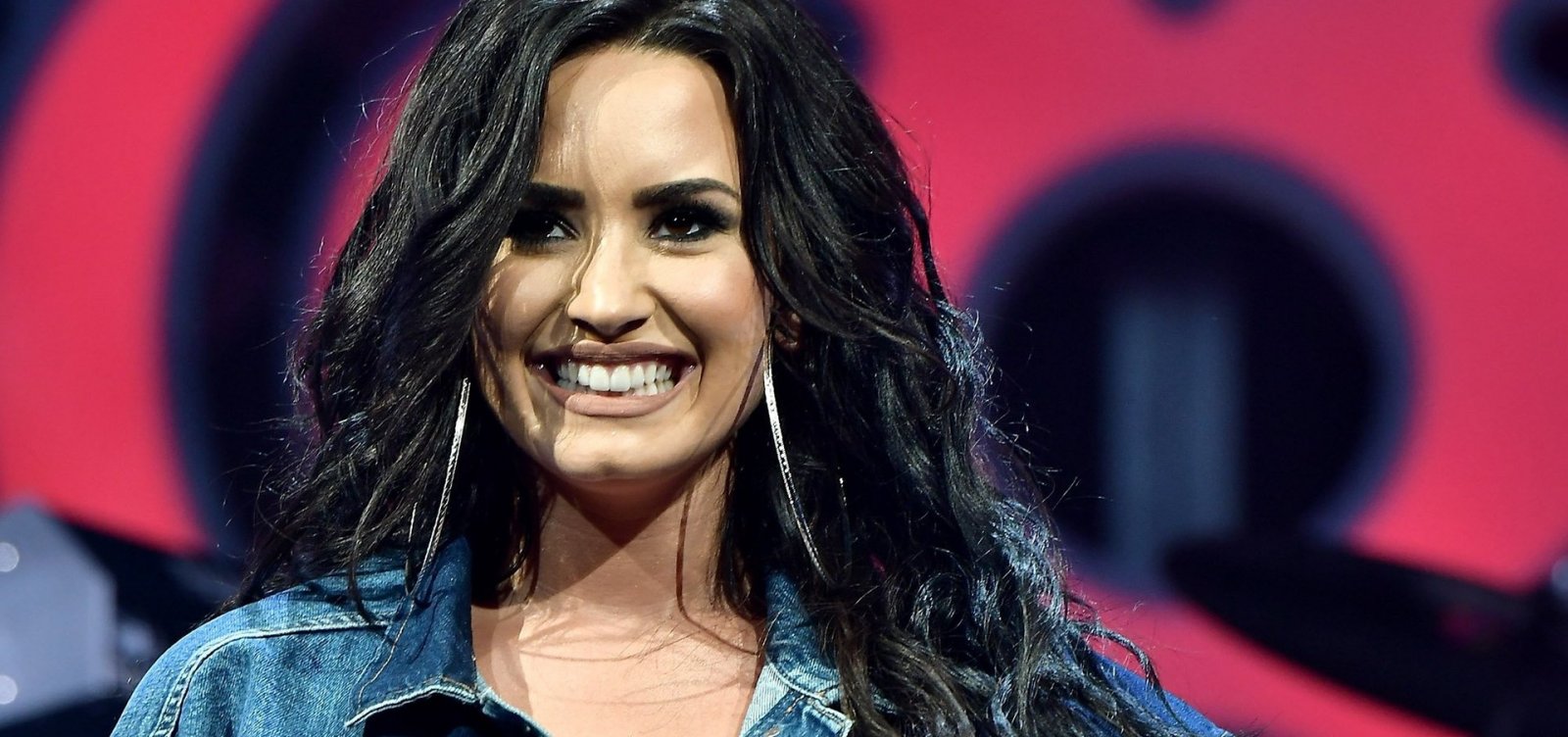 Cantora Demi Lovato é internada após sofrer overdose, diz site