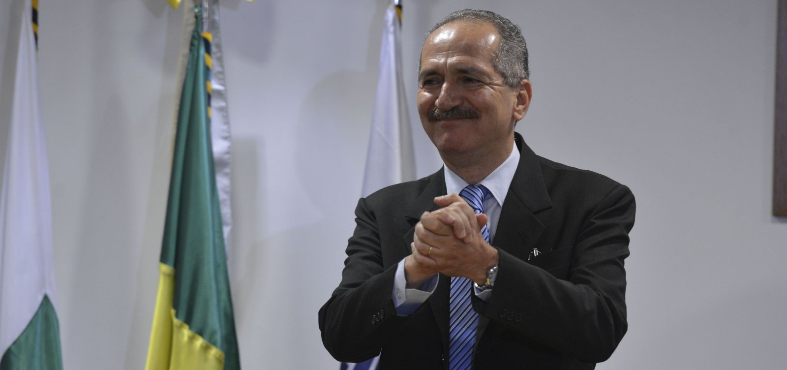 Aldo Rebelo retira candidatura e se diz à disposição de Alckmin