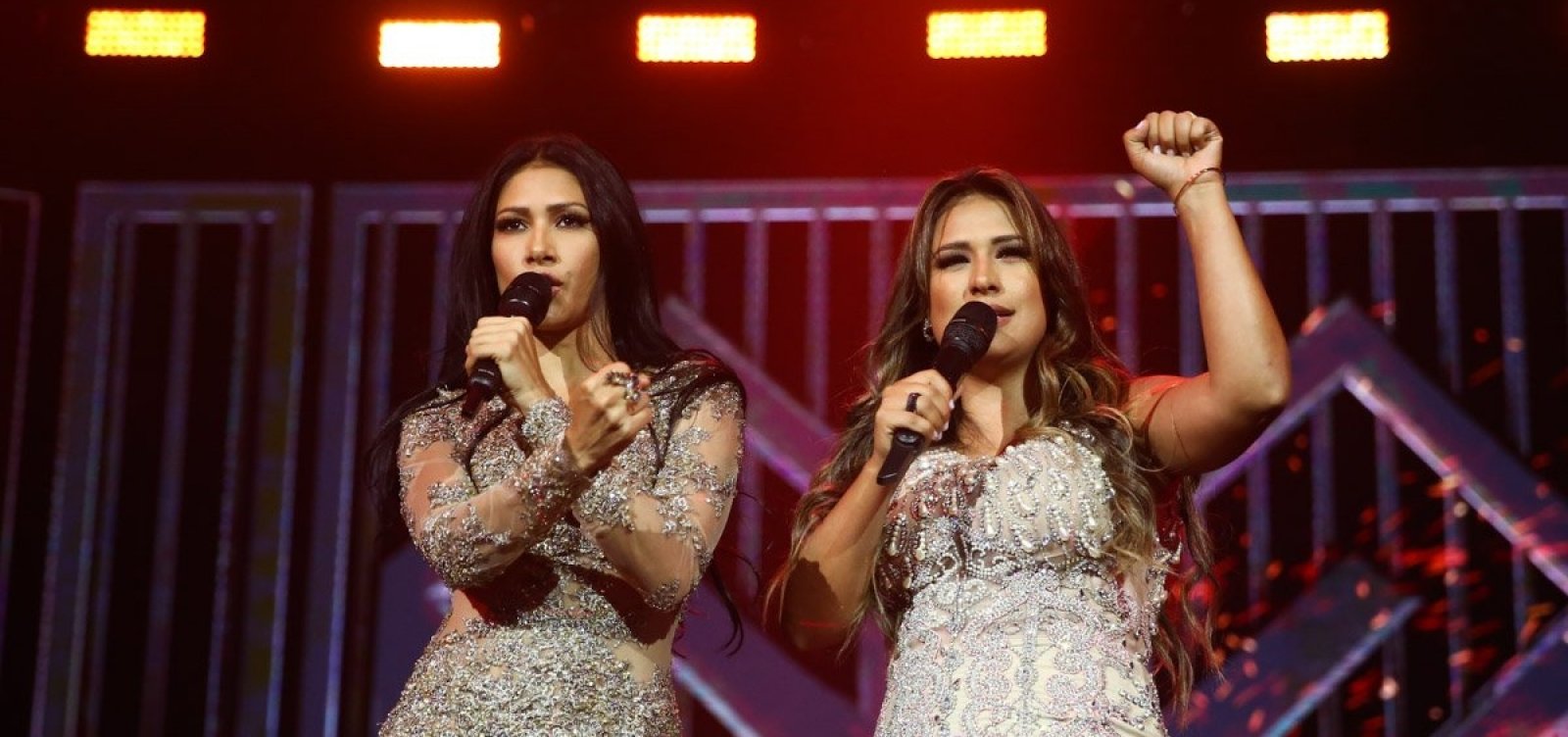 Simone e Simaria fazem primeira apresentação juntas após três meses