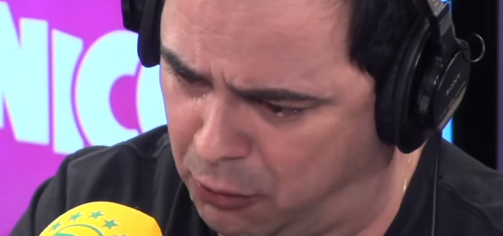 Carioca chora ao se despedir do 'Pânico' após 22 anos no programa