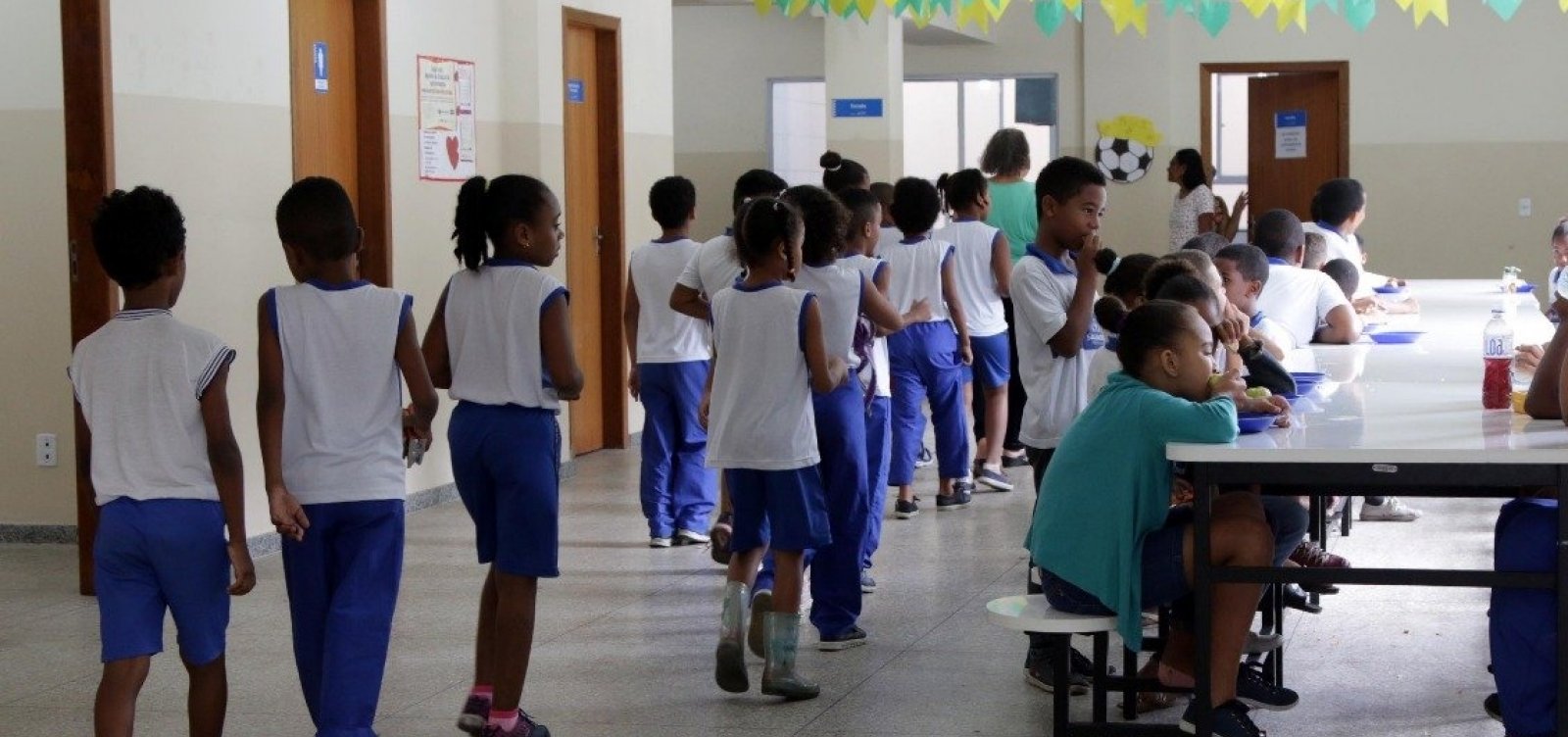 Sindicato dos professores diz que ‘mais de 100 mil’ alunos estão sem aula