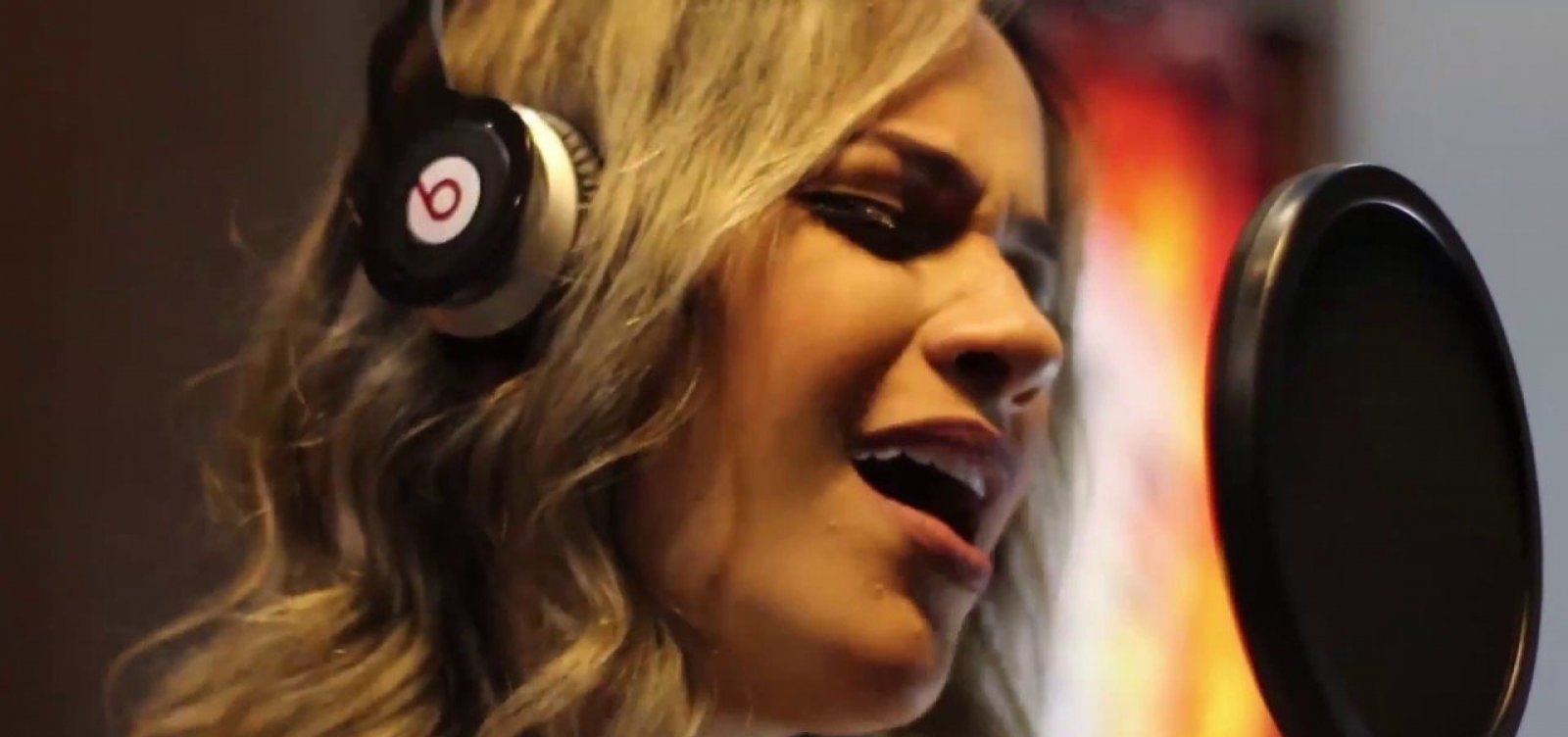 The Voice: nenhuma cadeira vira para ex-cantora do Limão com Mel e X-Calypso