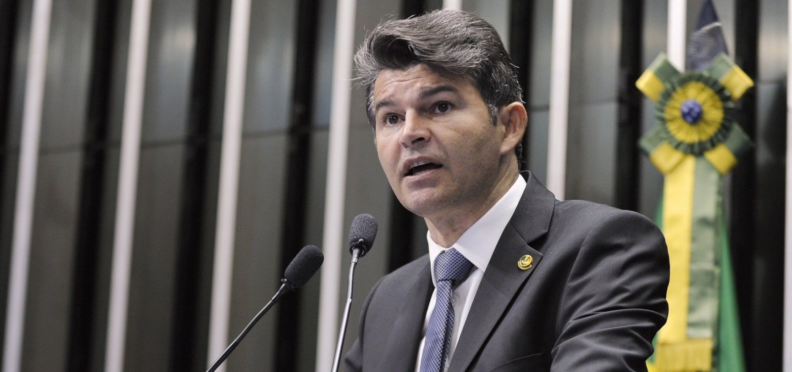 Senador de MT tem mandato cassado por fraude em ordem de suplentes