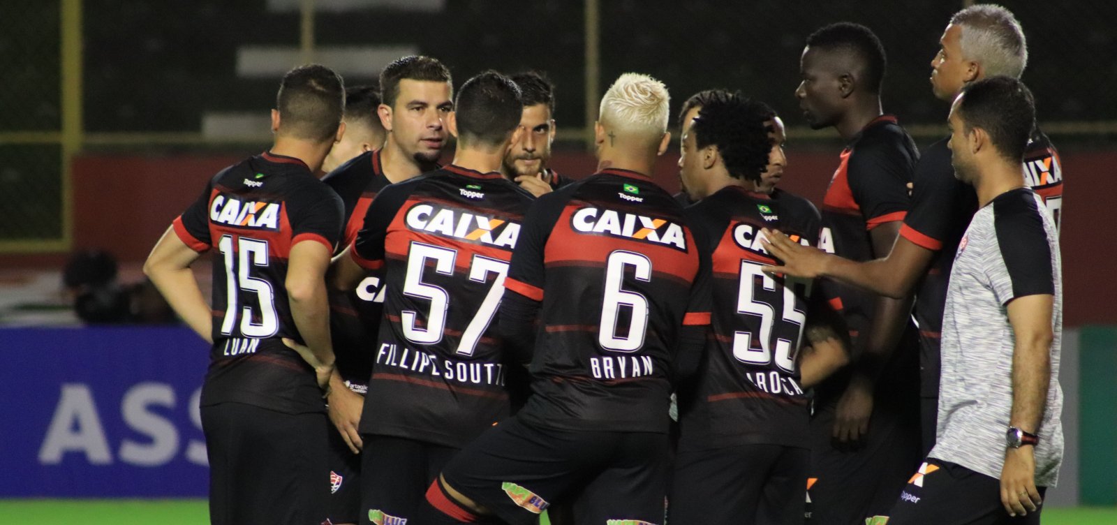 Vitória vive novo momento conturbado e flerta com o desastre