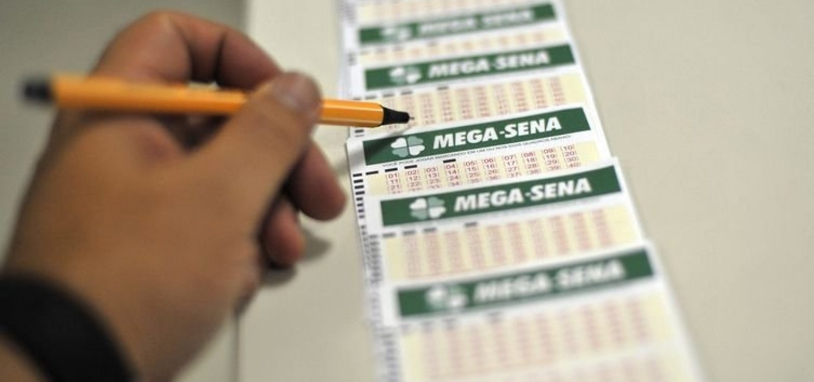 Mega-Sena acumulada pode pagar hoje prêmio de R$ 30 milhões