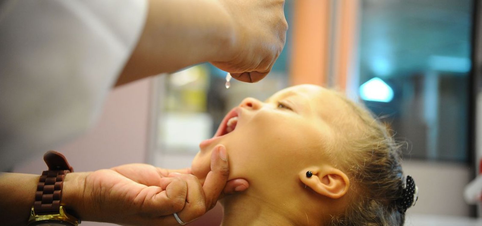 Campanha nacional de vacinação contra sarampo e a poliomielite começa nesta segunda 