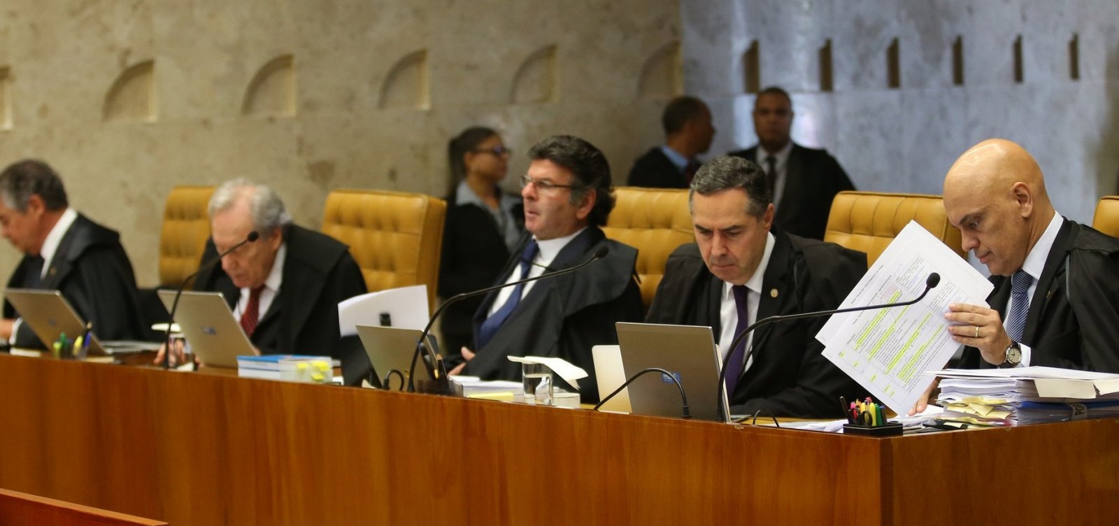 Gastos da União e estados aumentariam R$ 4 bi com reajuste do STF, estimam consultorias