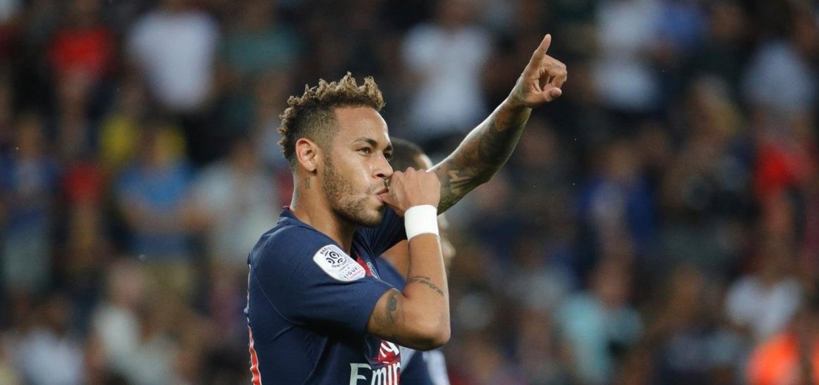 Neymar marca gol do PSG na largada do Campeonato Francês