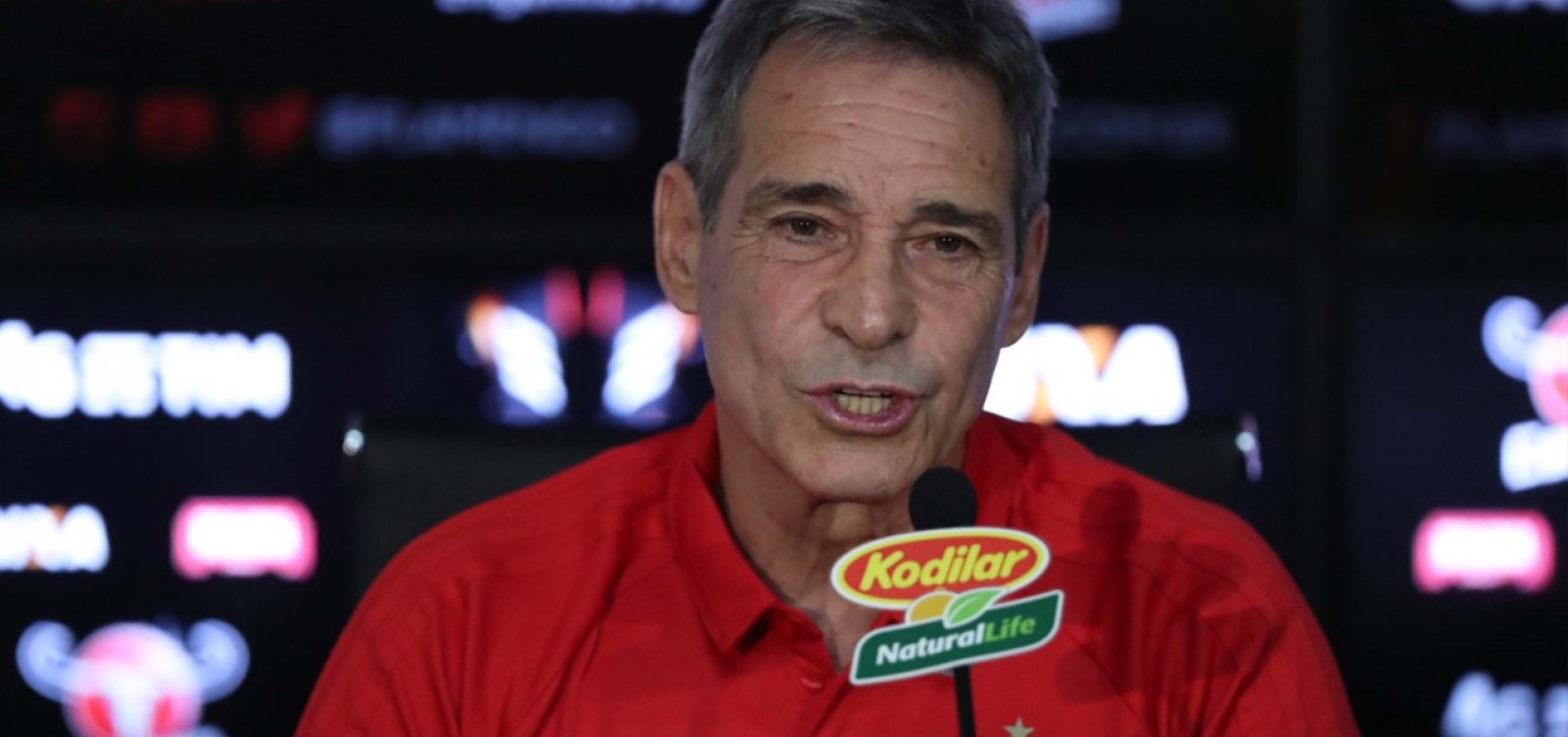 Paulo César Carpegiani é o novo técnico do Vitória