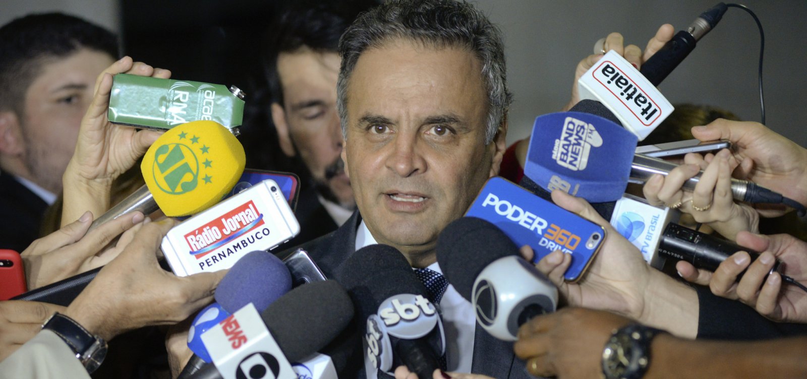 Tucanos creem que Aécio pode ser deputado mais votado em Minas, diz coluna