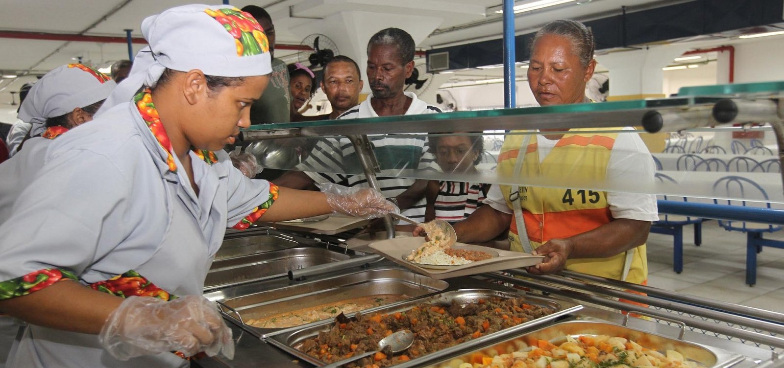 Setor alojamento e alimentação demitiu 49 mil pessoas na Bahia no 2º trimestre
