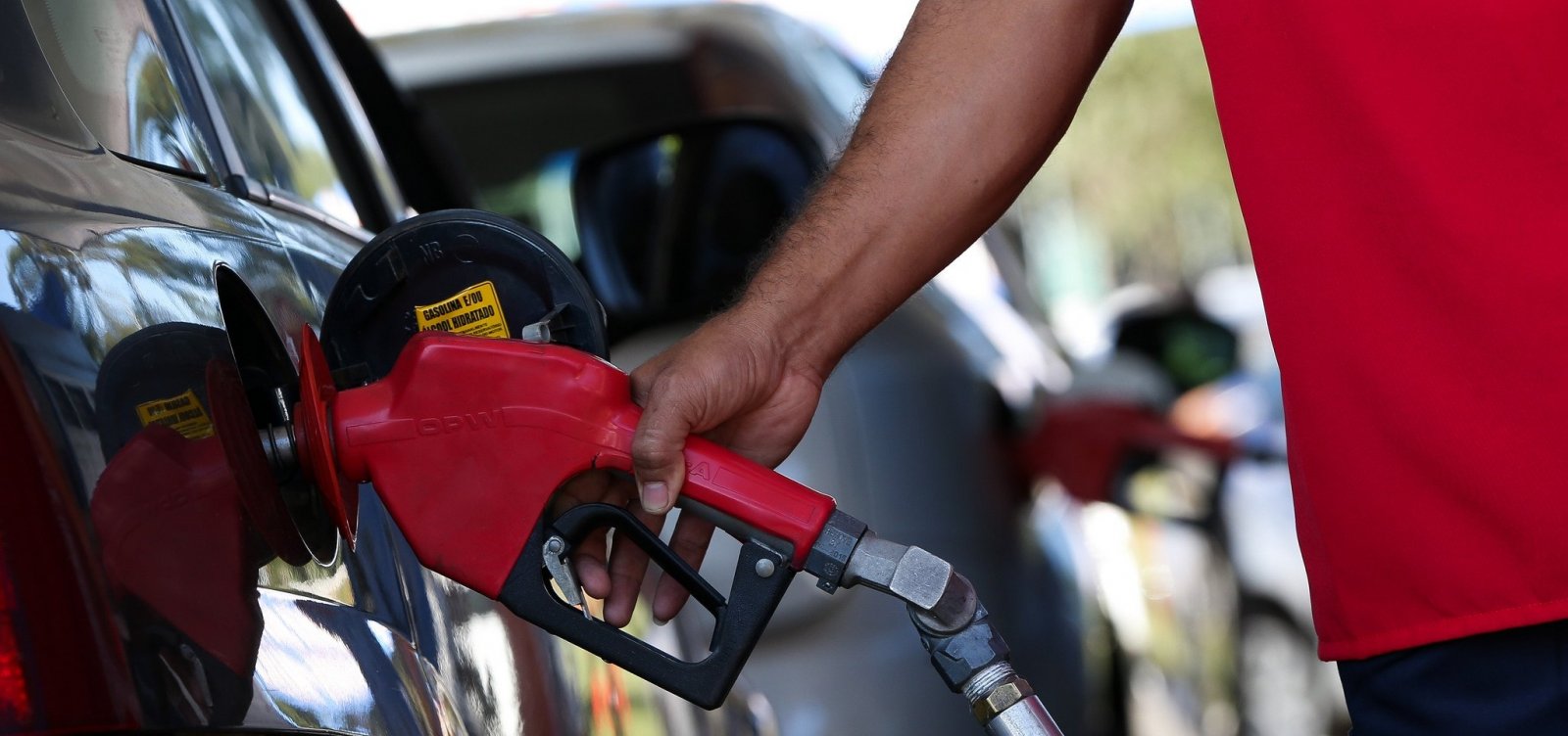 Governo diz que ICMS da gasolina não aumentou, e aciona Procon contra postos