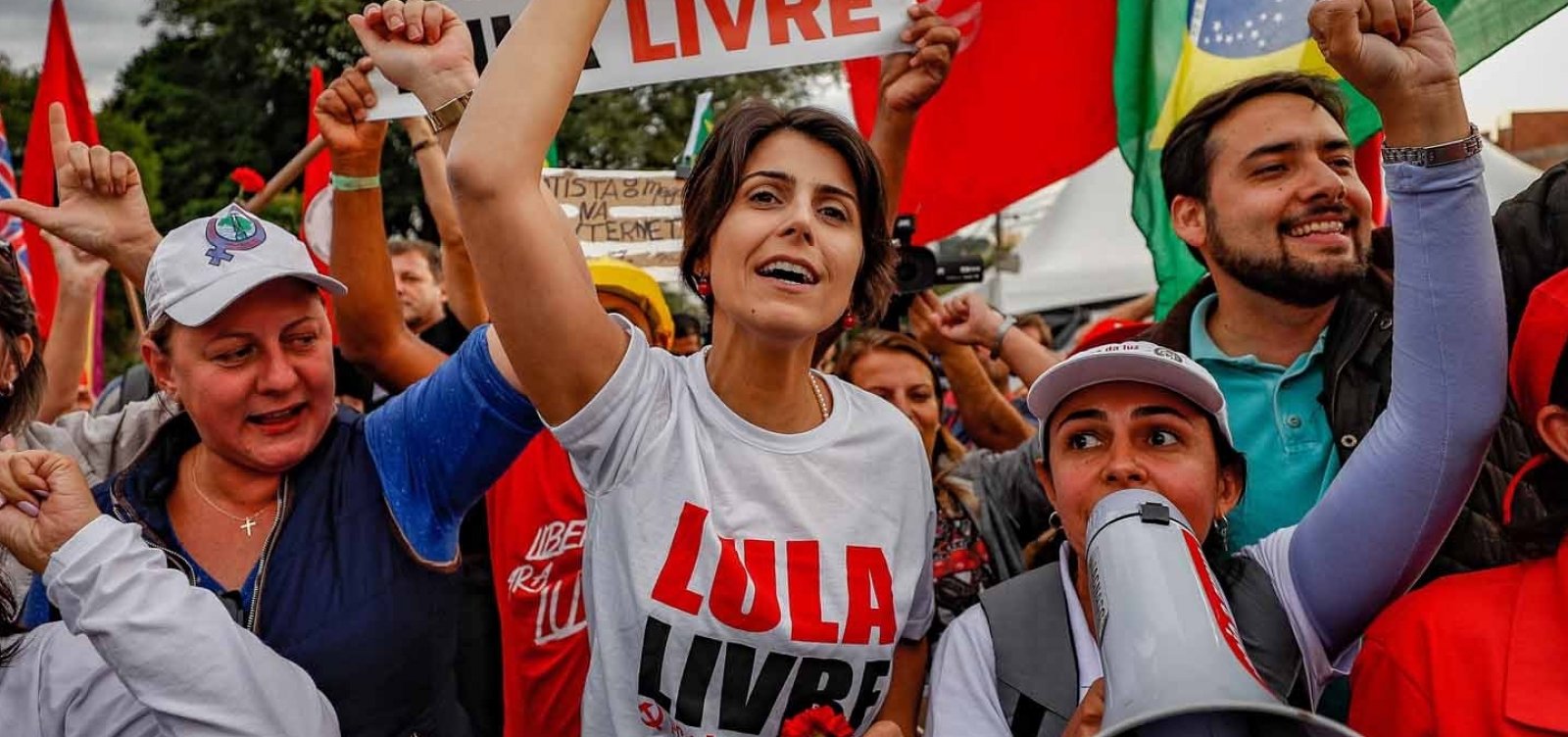 Candidaturas de mulheres atingem 30% do total, mínimo exigido em lei