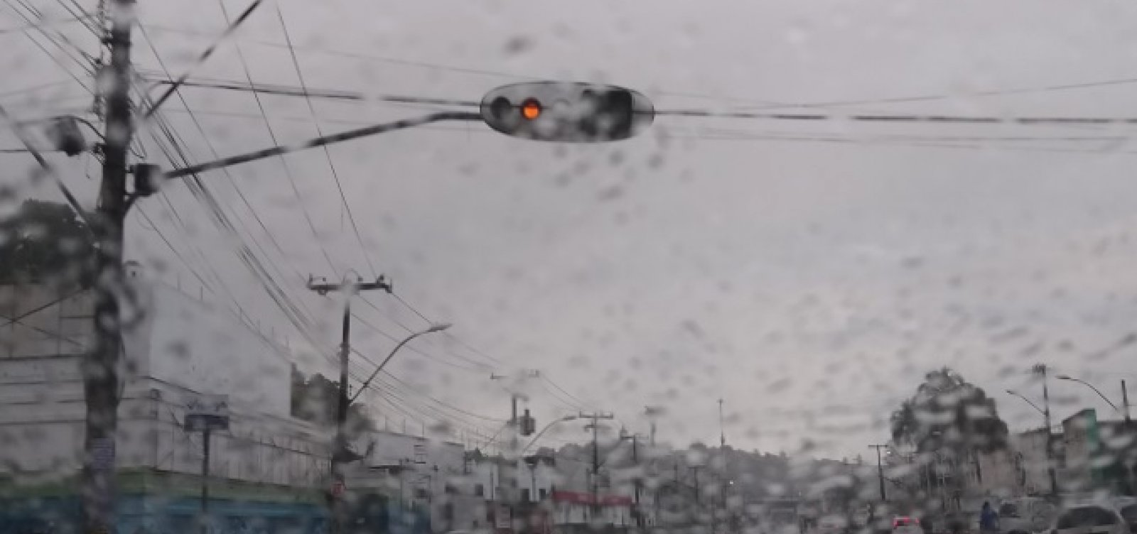 Motoristas reclamam de sinaleiras depois de chuva em Salvador 