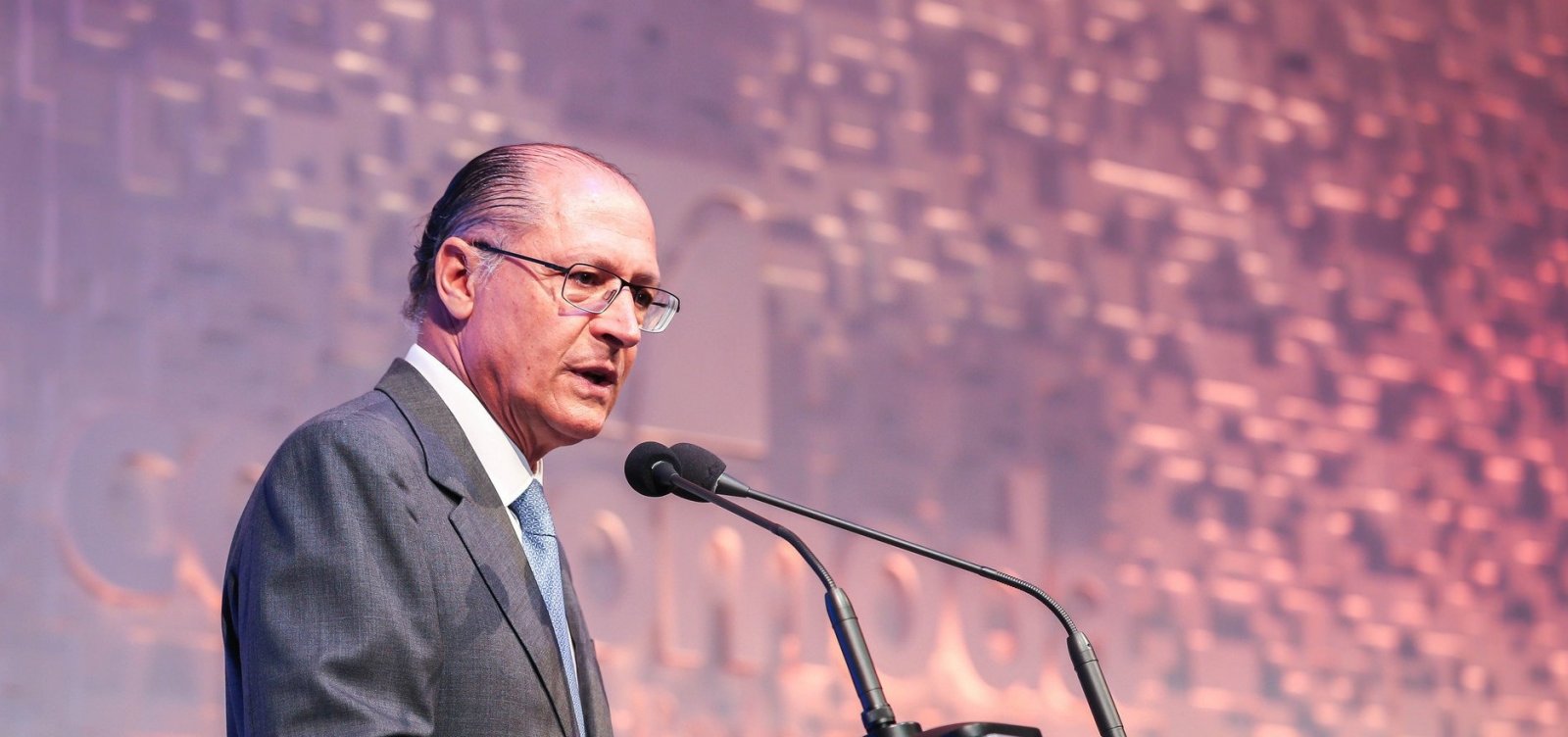 Alckmin quer fim do voto obrigatório