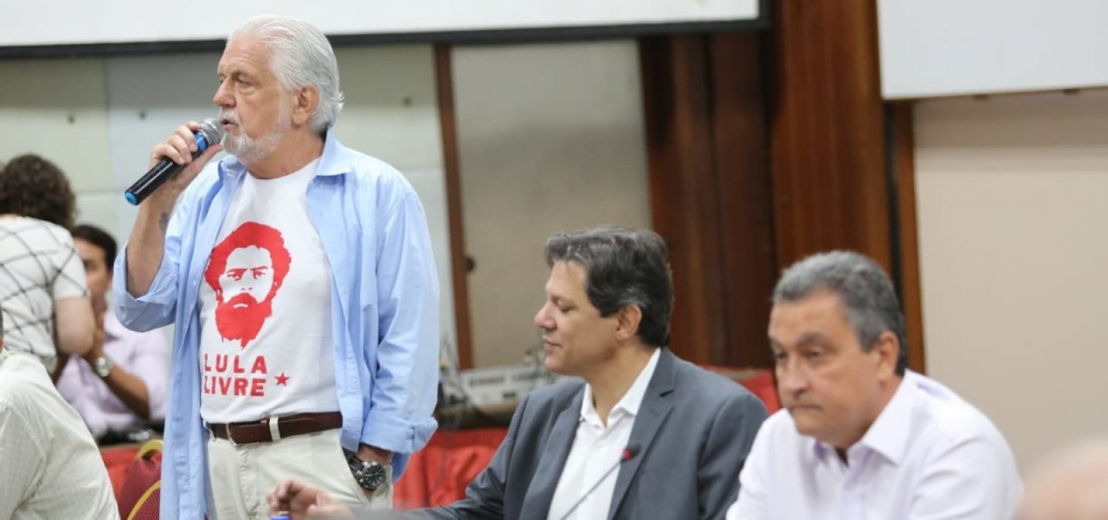 Wagner diz que prisão de Lula reforça transferência de votos para o PT