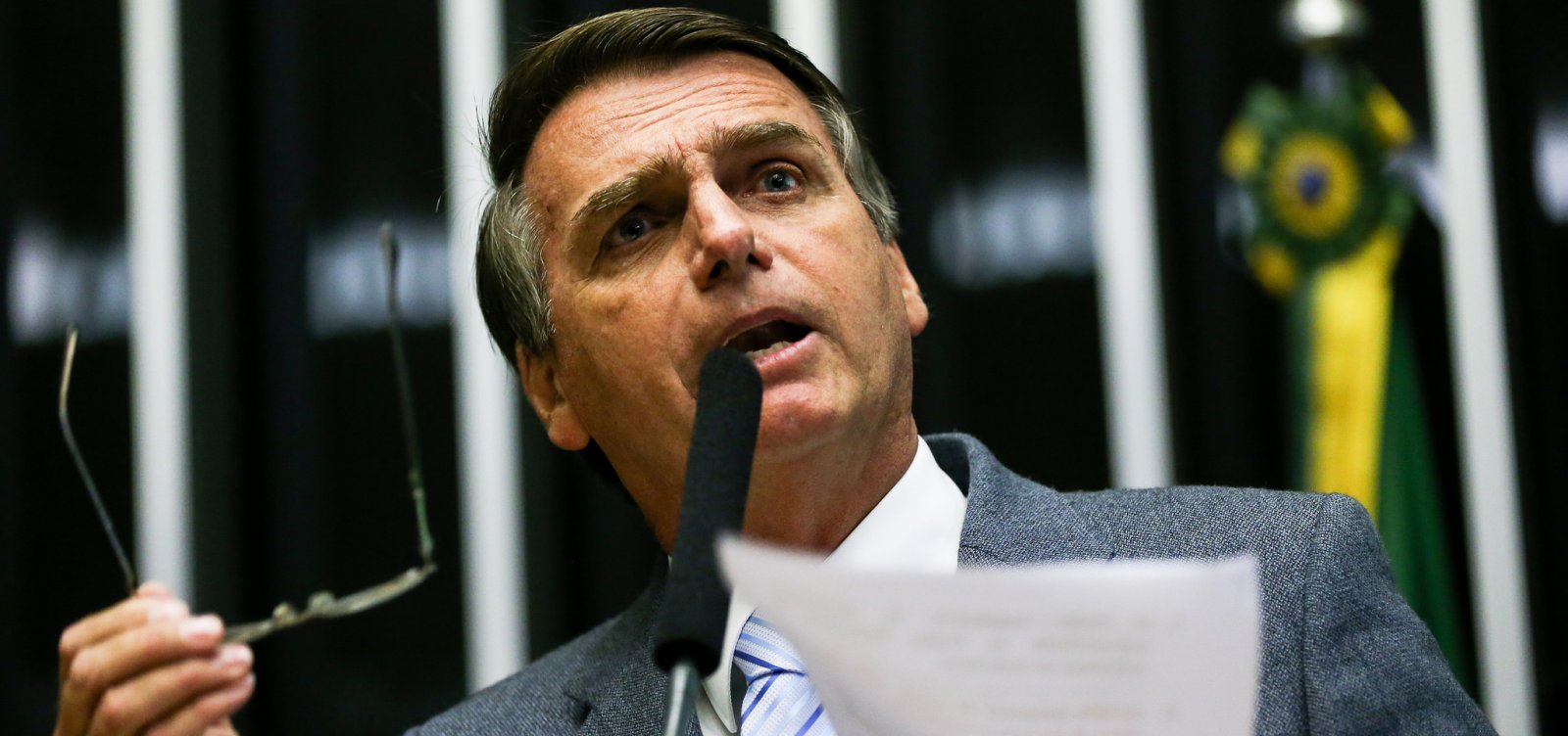 Bolsonaro usa mote ‘menos Brasília, mais Brasil’ em campanhas de TV