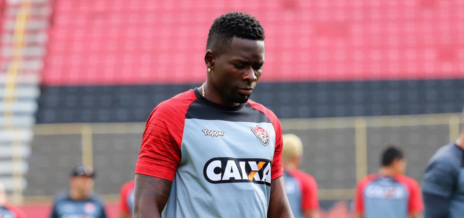 Kanu é vetado e desfalca o Vitória contra o Flamengo