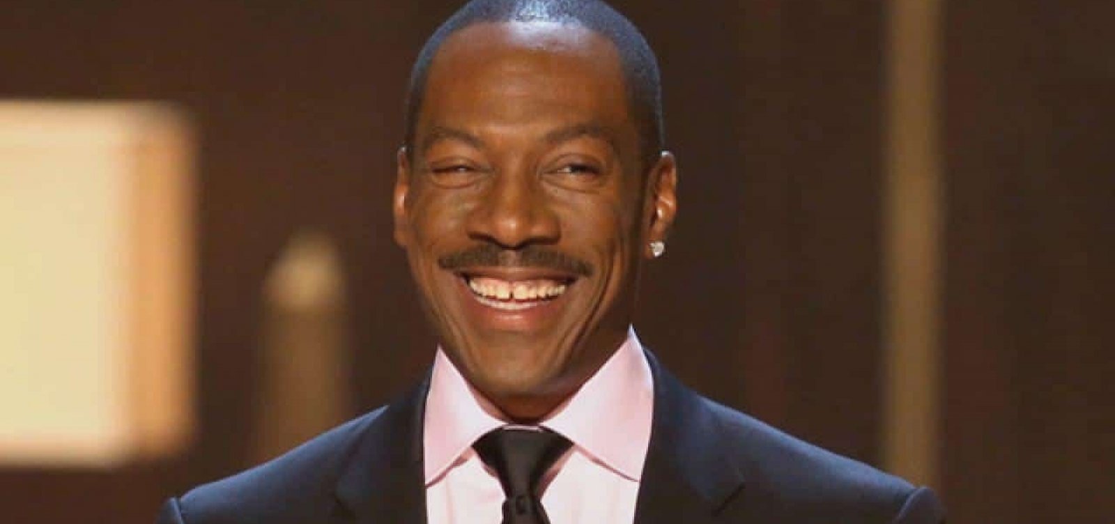 Eddie Murphy se iguala a Compadre Washington e será pai pela 10ª vez