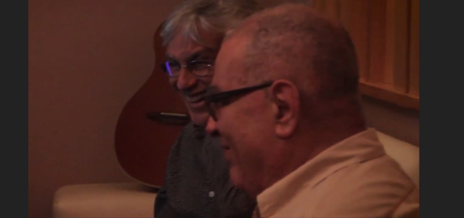 Cézar Mendes lança clipe de 'Carnalismo' com Caetano Veloso; Assista