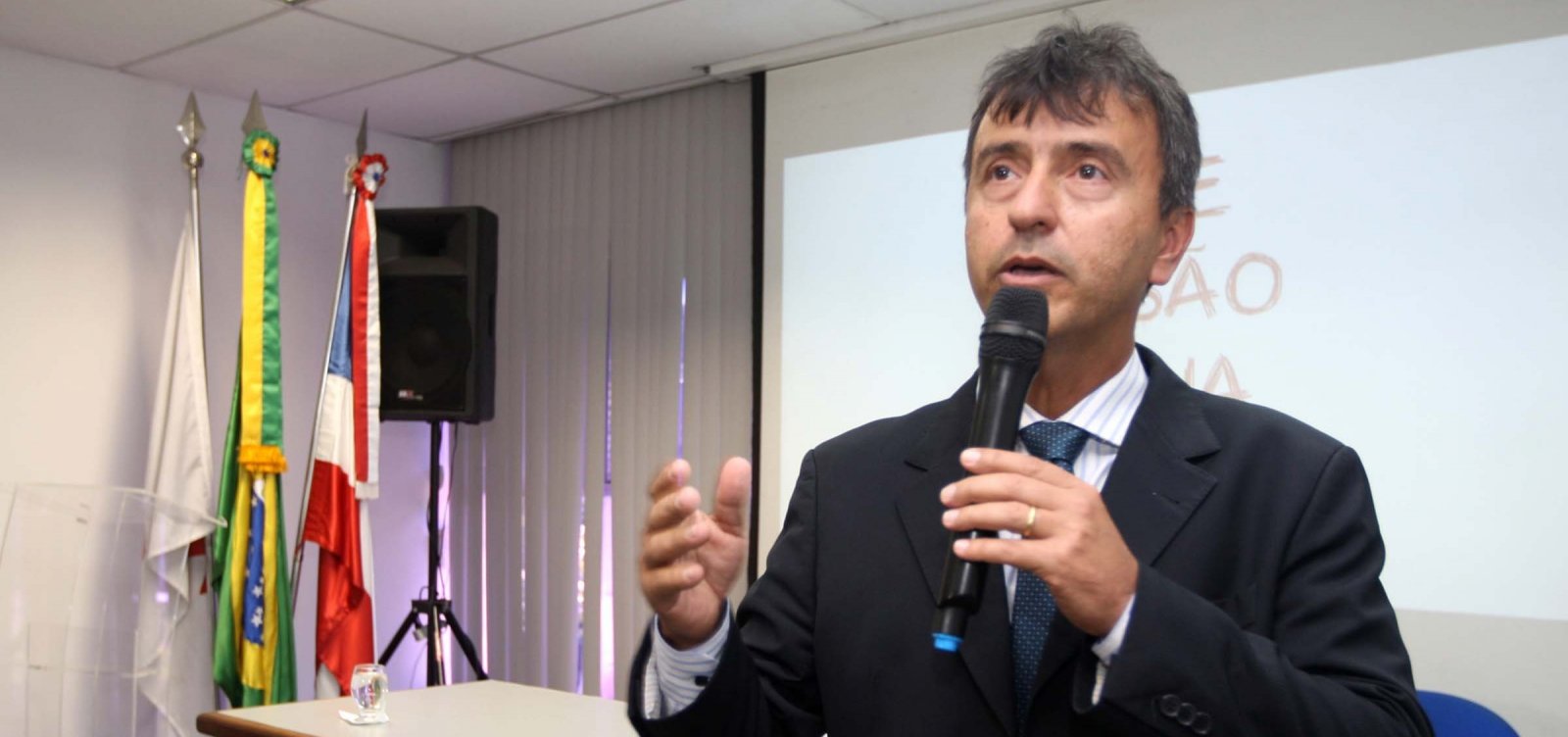 Secretário desmente fim do Planserv: 'A quem interessa essa obsessão pelo plano?'