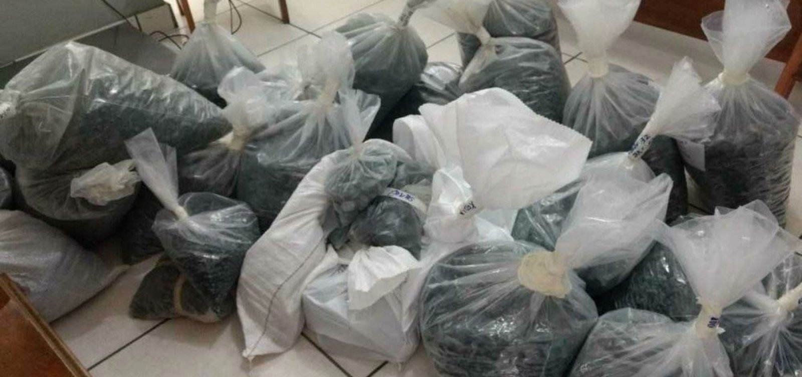 Lava Jato: PF apreende esculturas e mais de meia tonelada de esmeraldas na Bahia