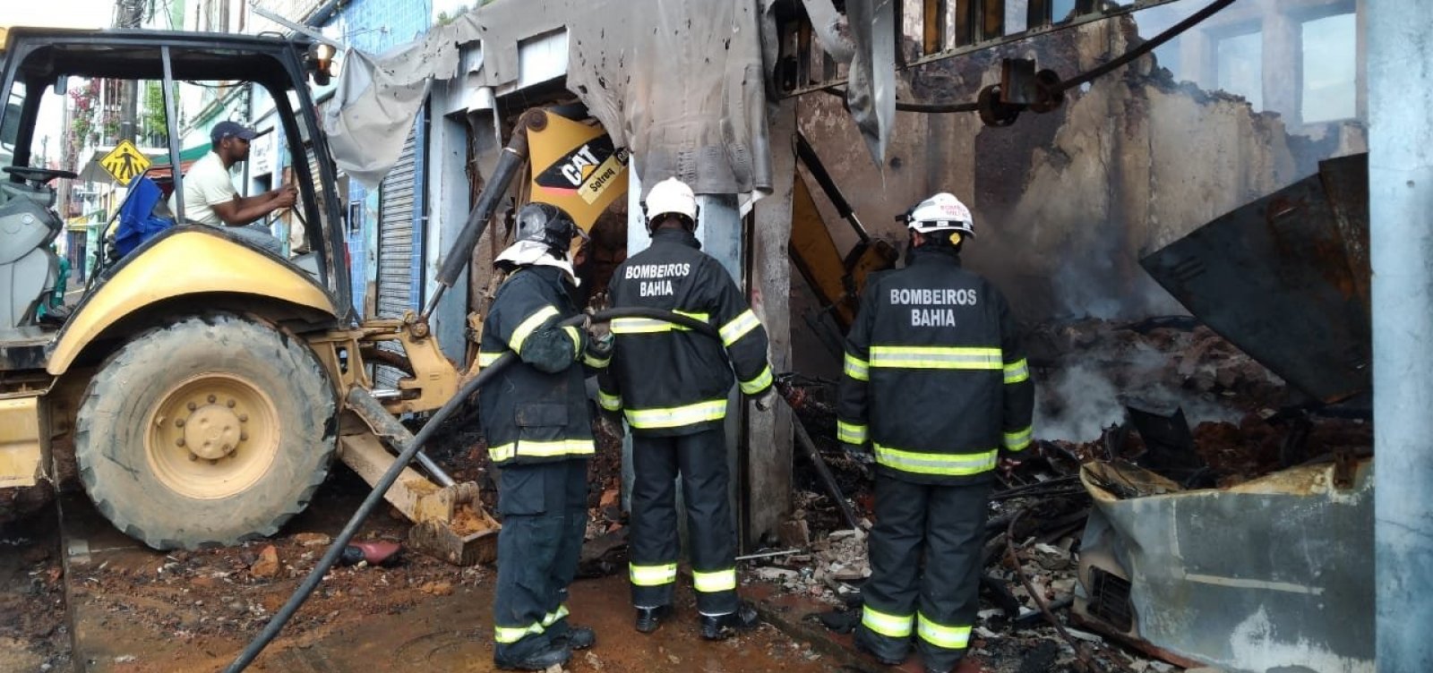 Corpo de Bombeiros Militar continua em busca de possível vítima