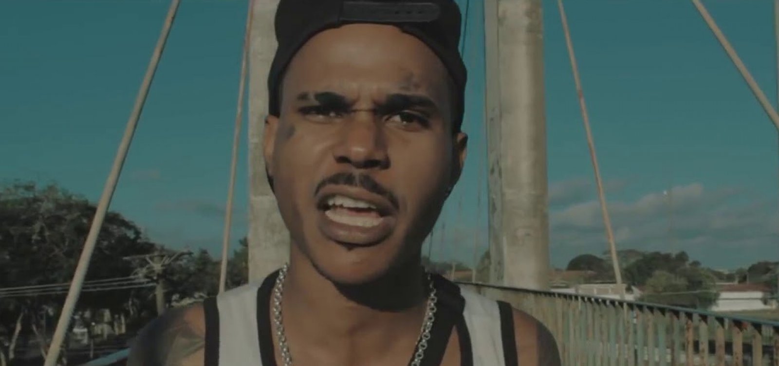 Rapper baiano é acusado de agredir namorada e sogra