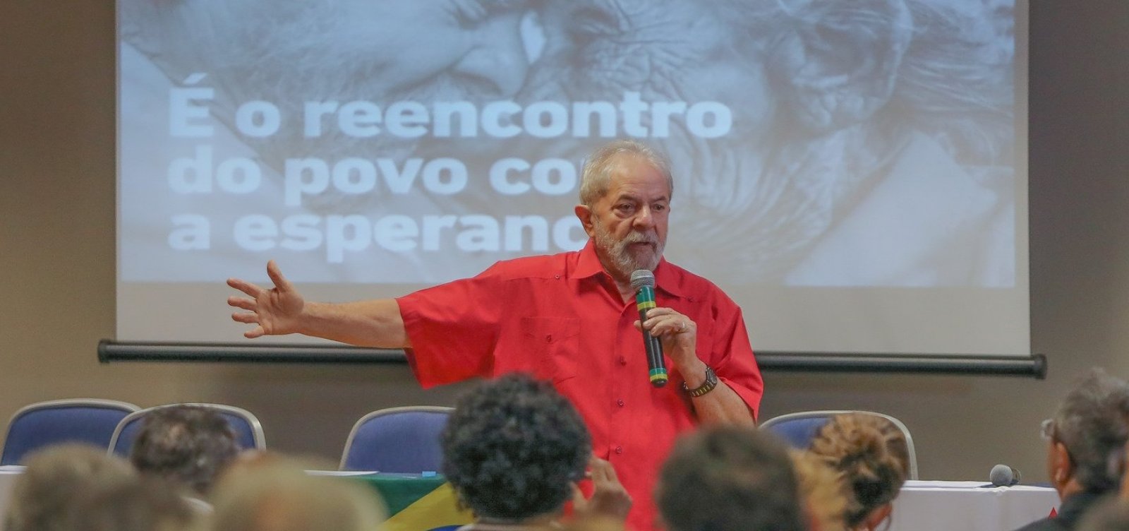Oposição entra com pedido para tirar Lula de propagandas do PT na Bahia