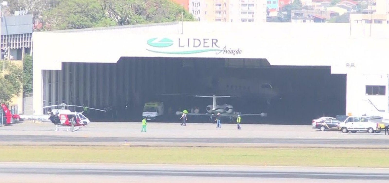 Bolsonaro chega a São Paulo e é internado no Hospital Albert Einstein